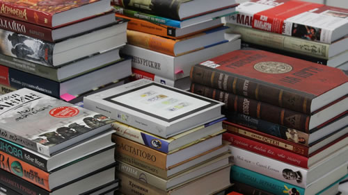 Micro-Bibliothèque au Ciq de La Panouse